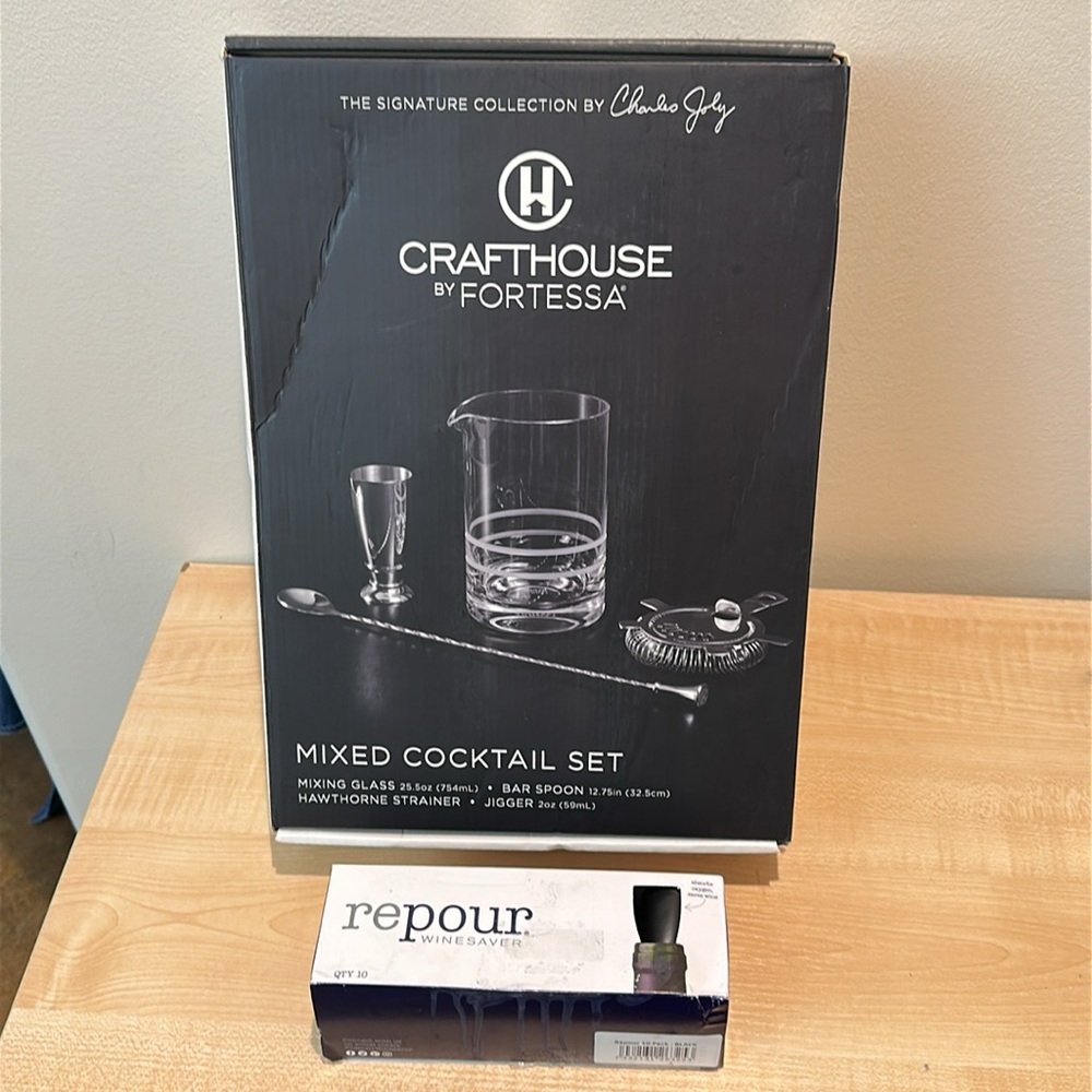 Crafthouse by Fortessa 4-Piece Mixed Cocktail Set and 10 Ct. Repour Wine Saver